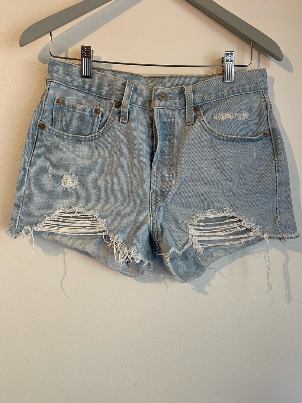 LEVI'S 501 High Rise Cutoff Denim Shorts Distressed Light Wash Cotton 28